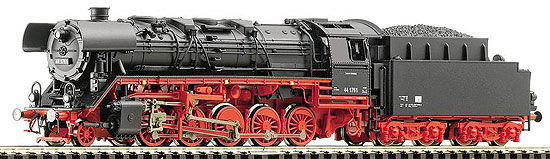 Steam locomotive BR 44<br /><a href='images/pictures/Roco/36014.jpg' target='_blank'>Full size image</a>